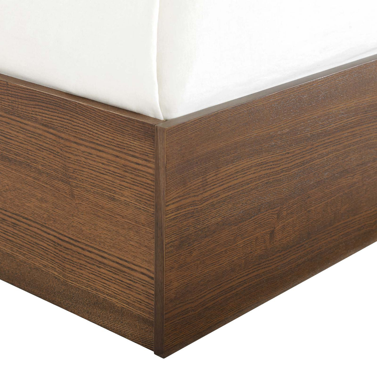 Seredra Queen Platform Bed, Walnut
