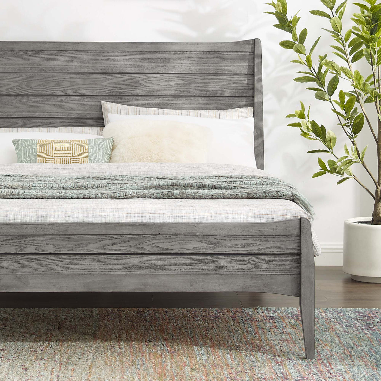 Gina Queen Platform Bed, Gray
