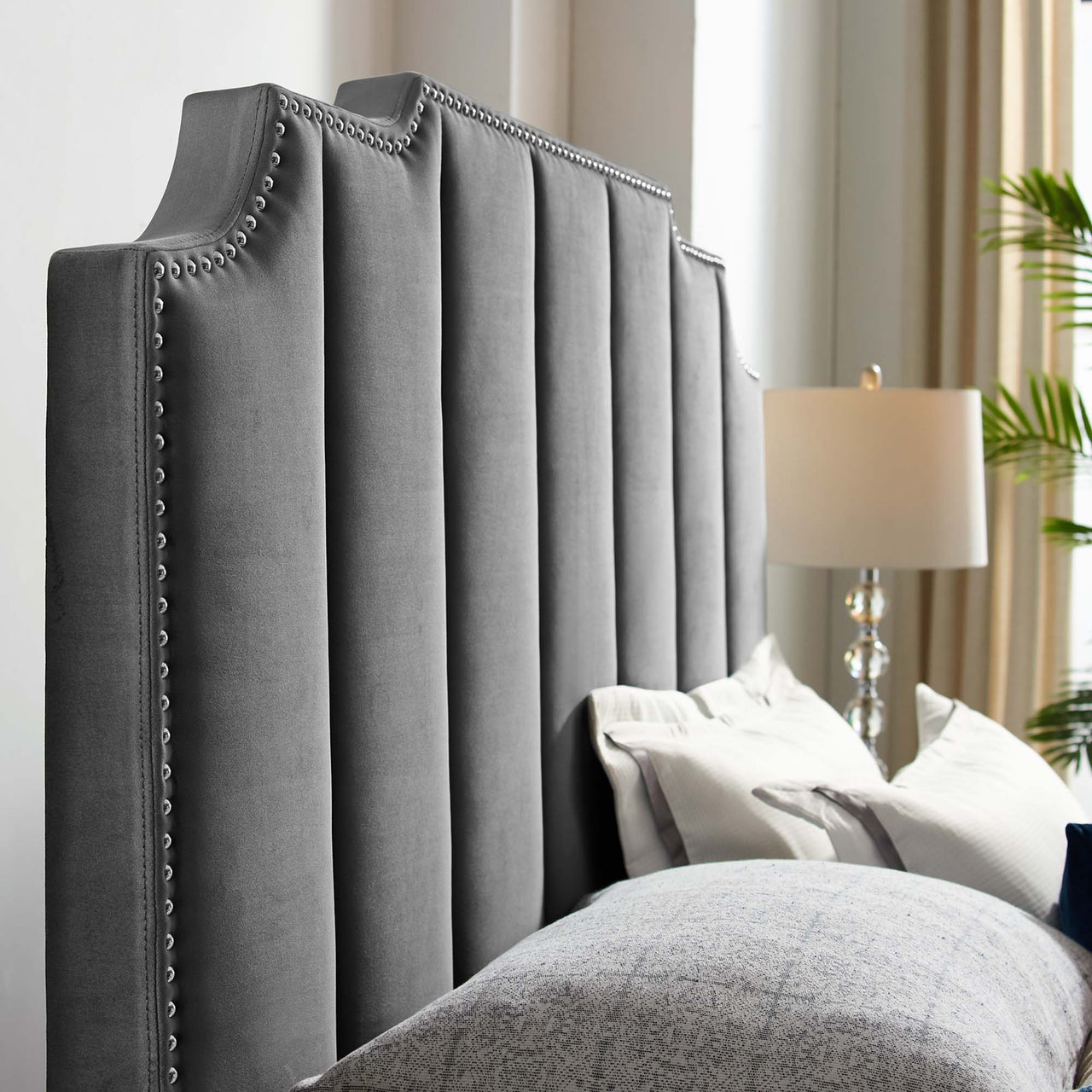 Avrienne Velvet Queen Platform Bed, Gray