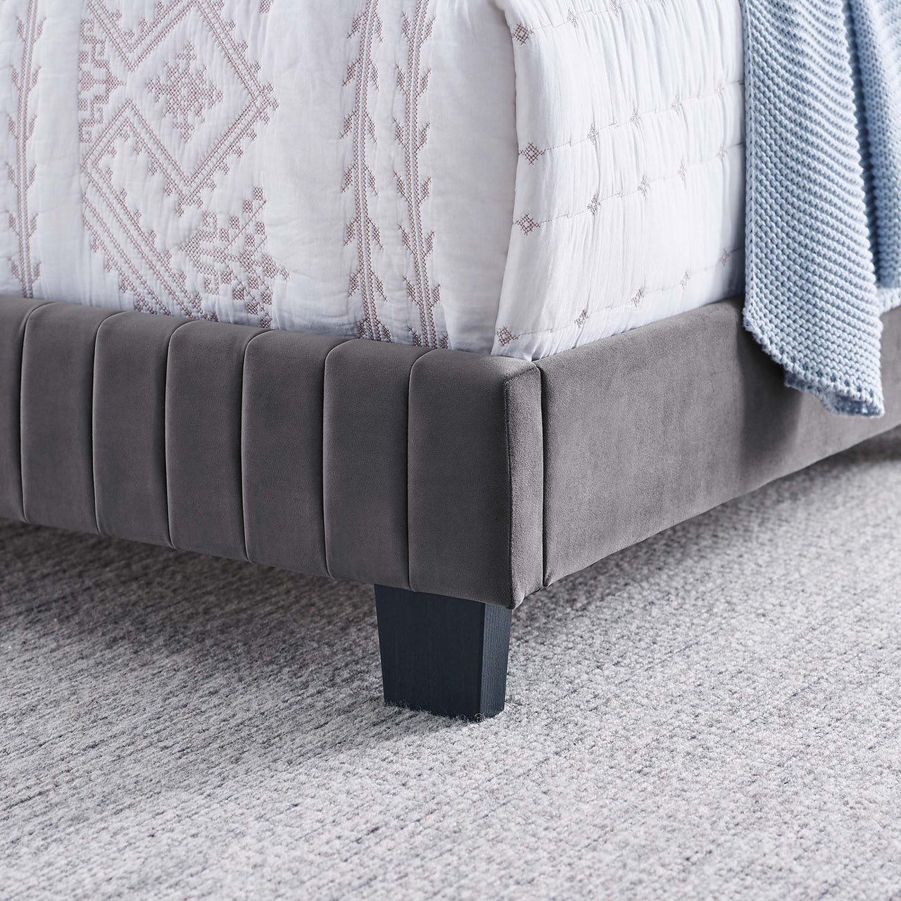 Heavenly Velvet Full Bed, Gray