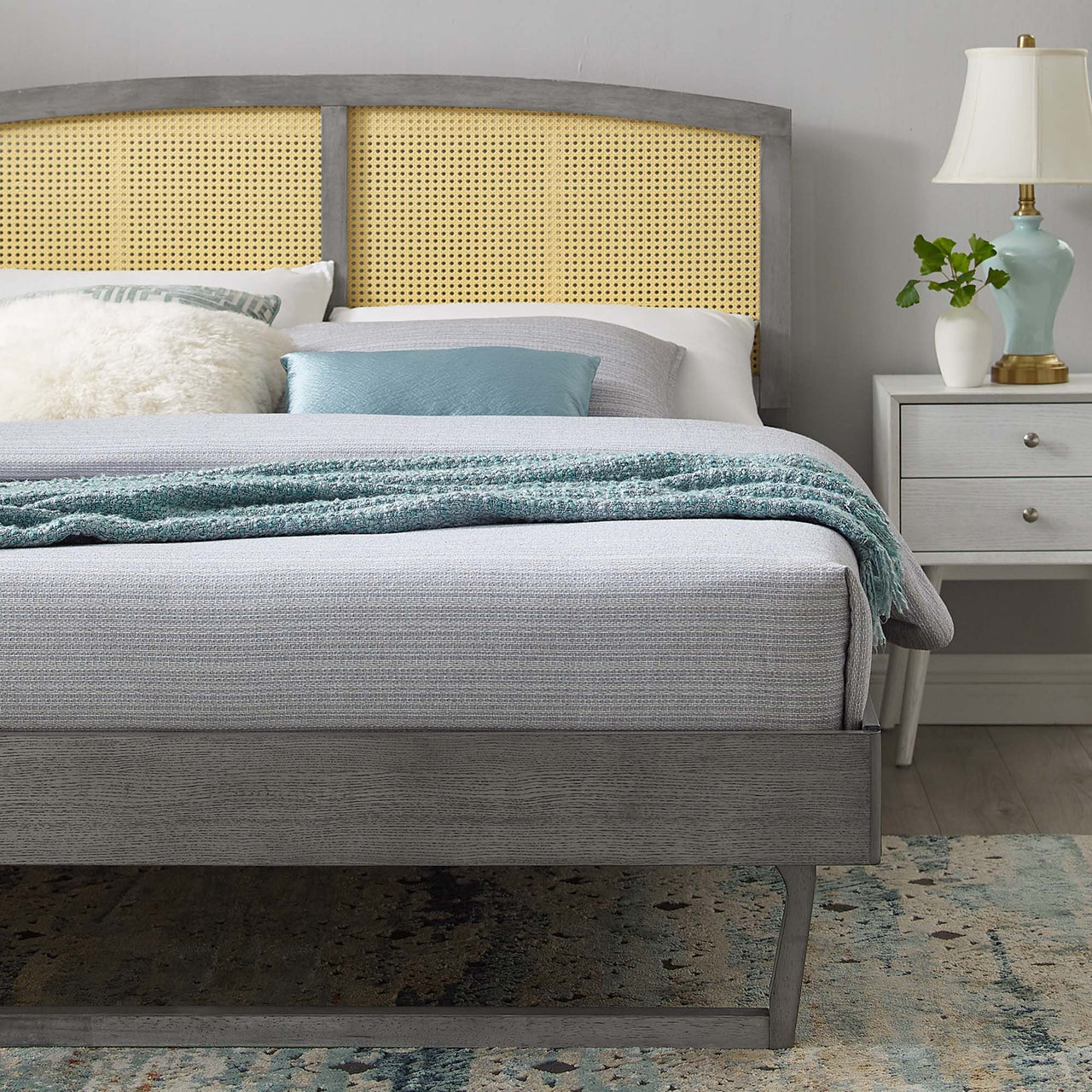 Payne Queen Platform Bed, Gray