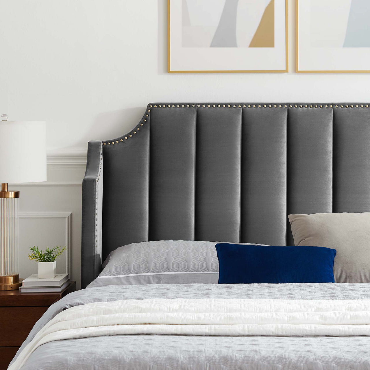 Daria Upholstered Velvet Queen Platform Bed, Gray