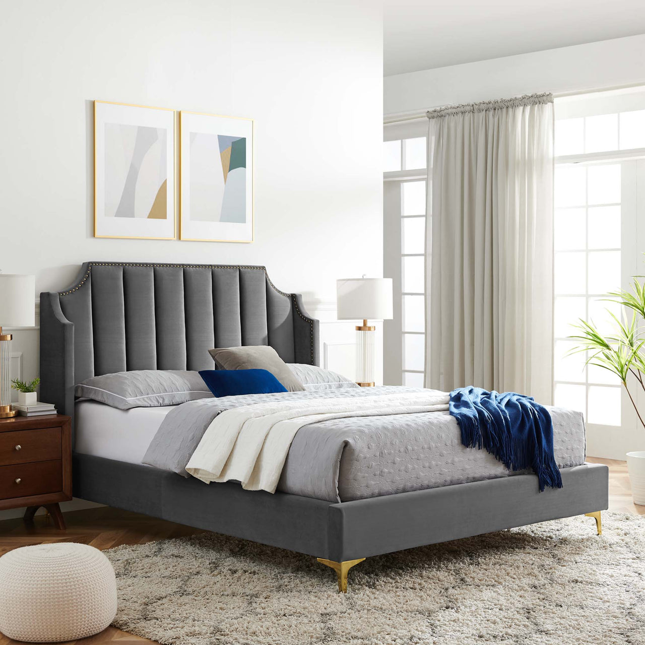 Daria Upholstered Velvet Queen Platform Bed, Gray