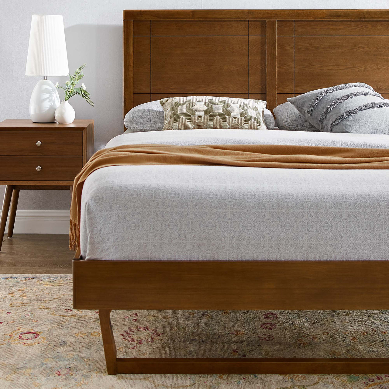 Eldenwood Full Platform Bed, Walnut