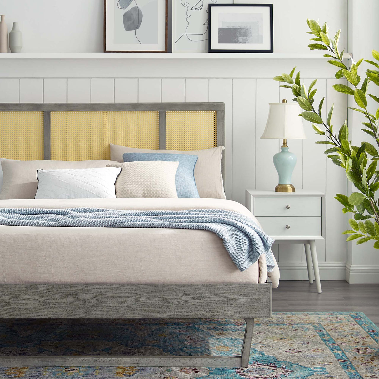 Kaelus Full Platform Bed, Gray