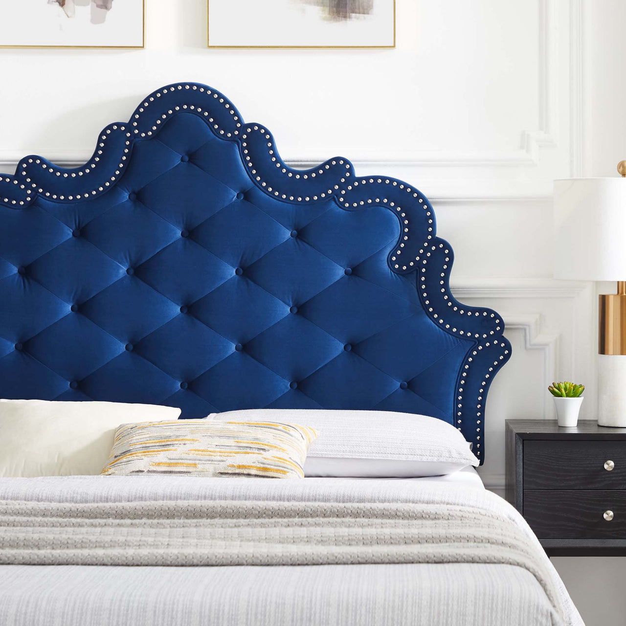 Iscira Upholstered Velvet Twin Bed, Navy