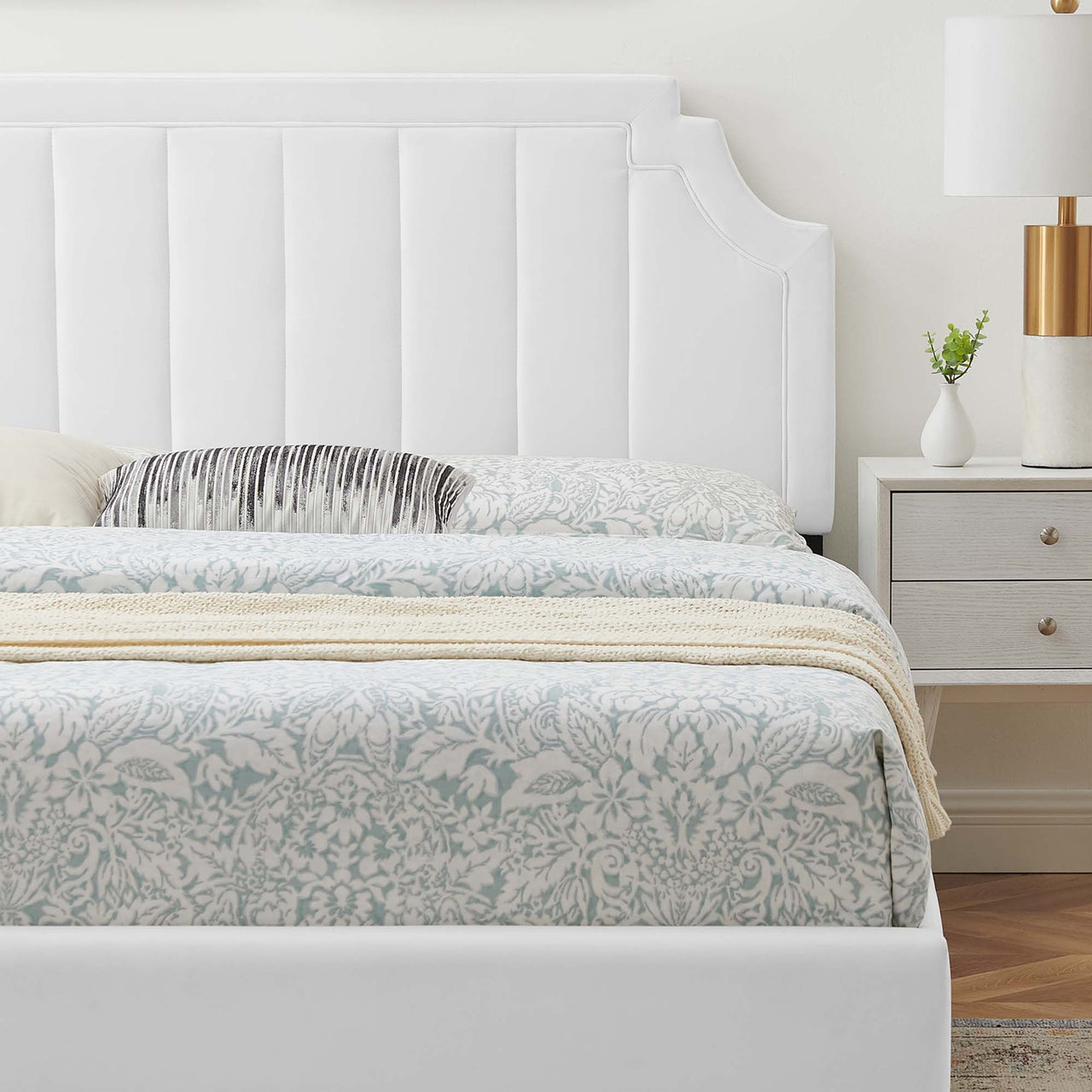 Archway Upholstered Velvet Full Platform Bed, White