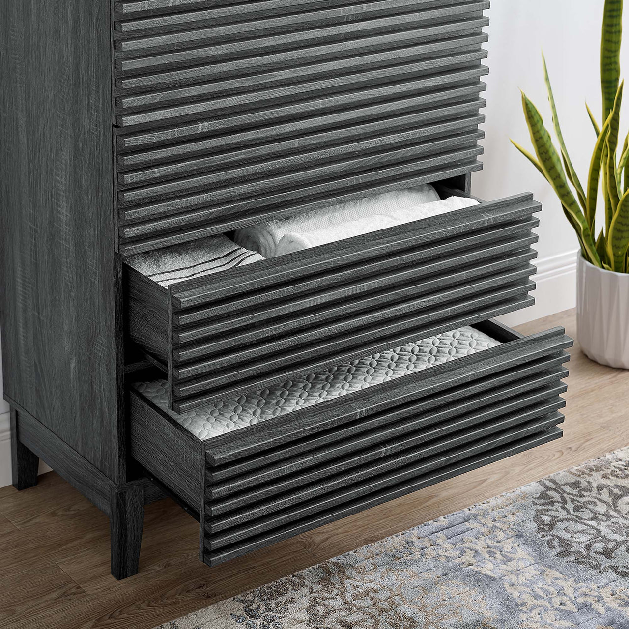 Ventra Chest, Large, Charcoal