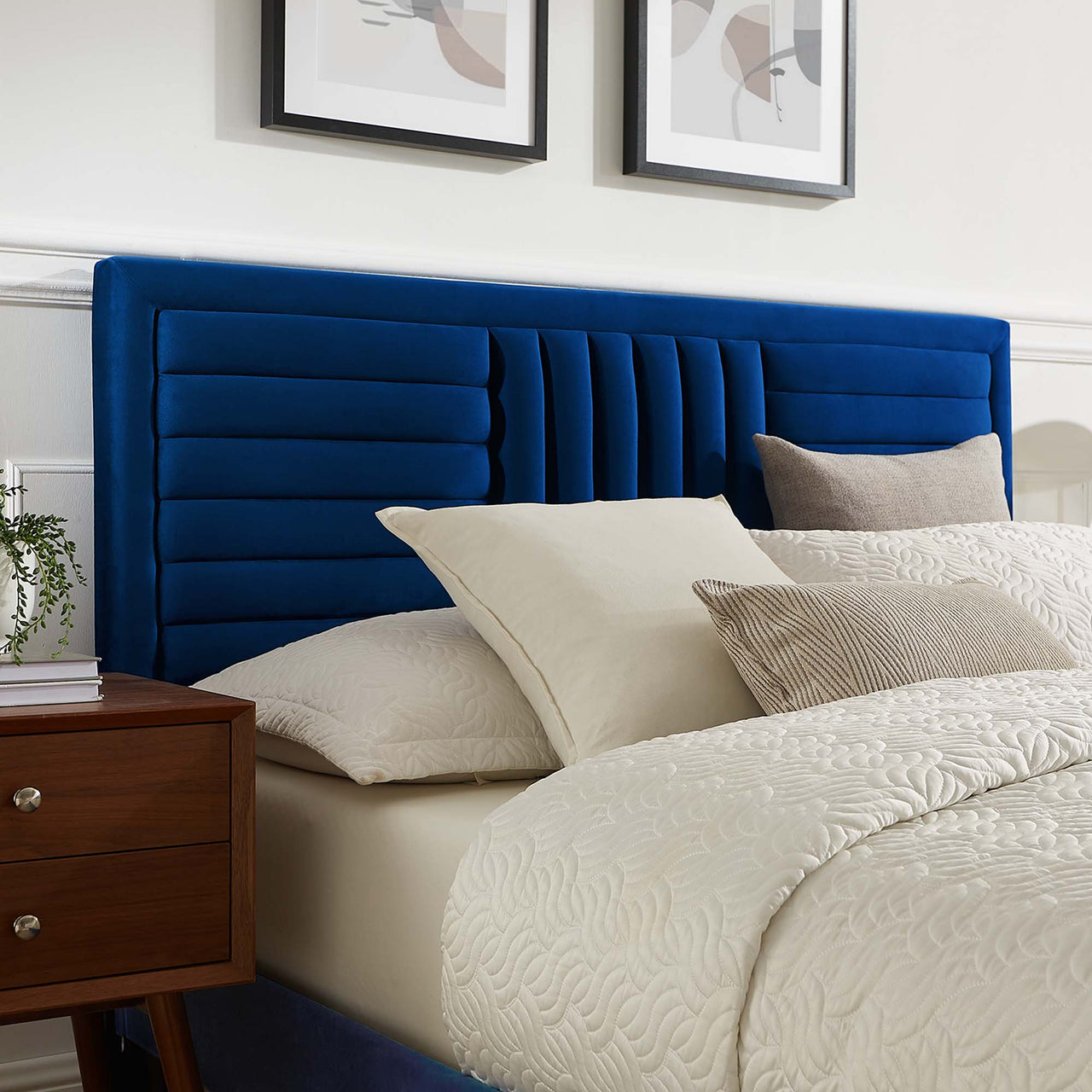Selphie Upholstered Velvet Queen Platform Bed, Navy