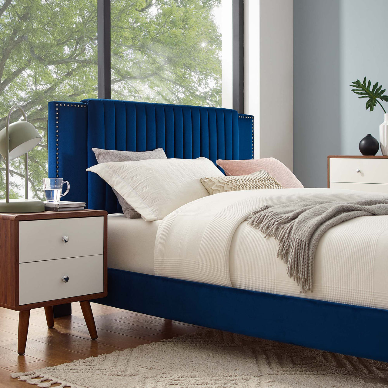 Zirelle Upholstered Velvet Queen Platform Bed, Navy