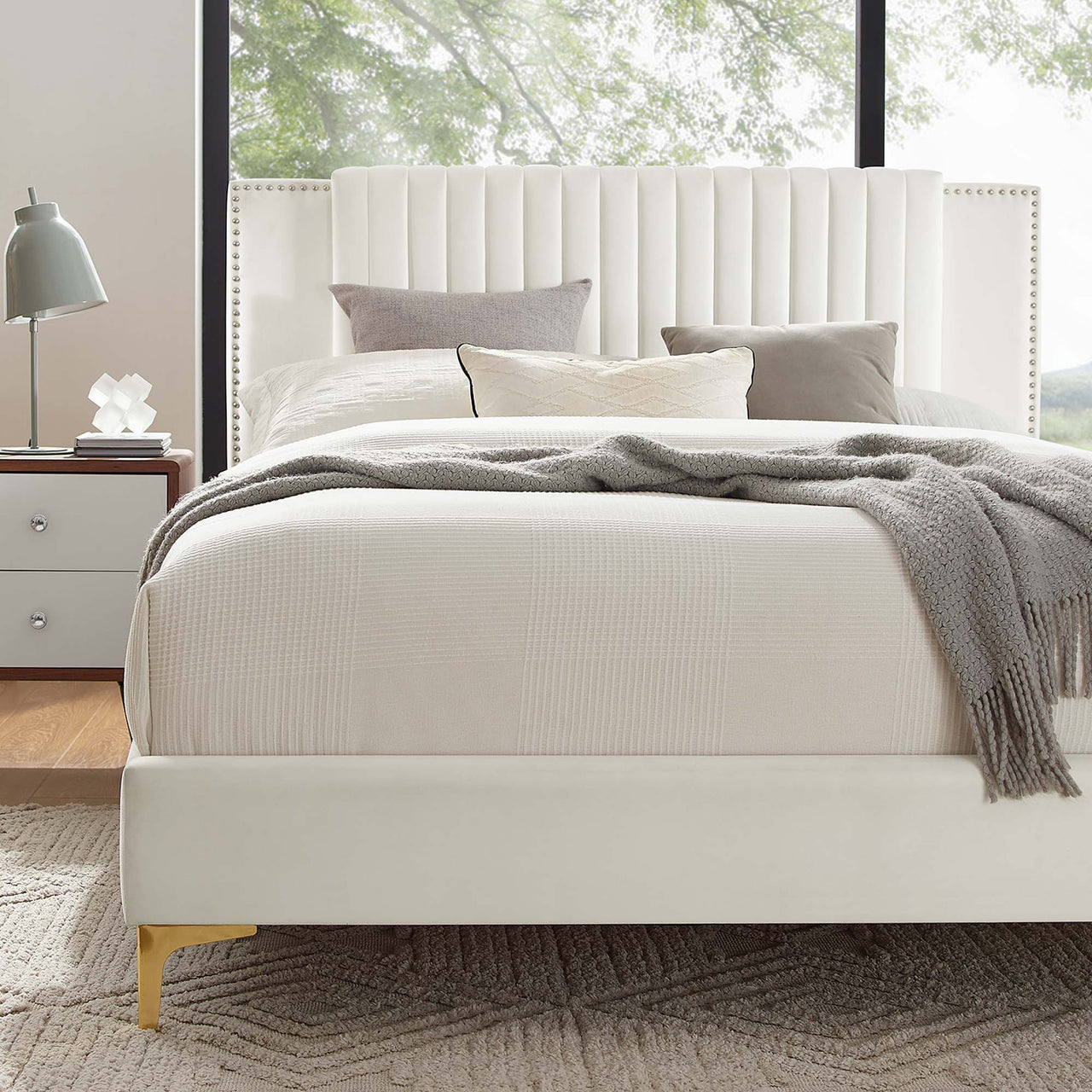 Zirelle Upholstered Velvet Full Platform Bed, White