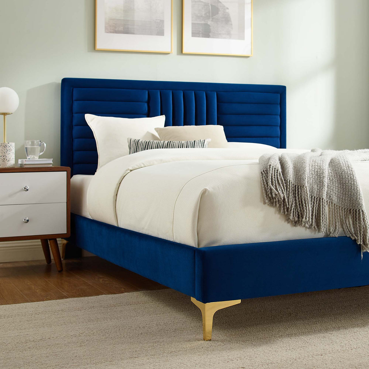 Selphie Upholstered Velvet Full Platform Bed, Navy