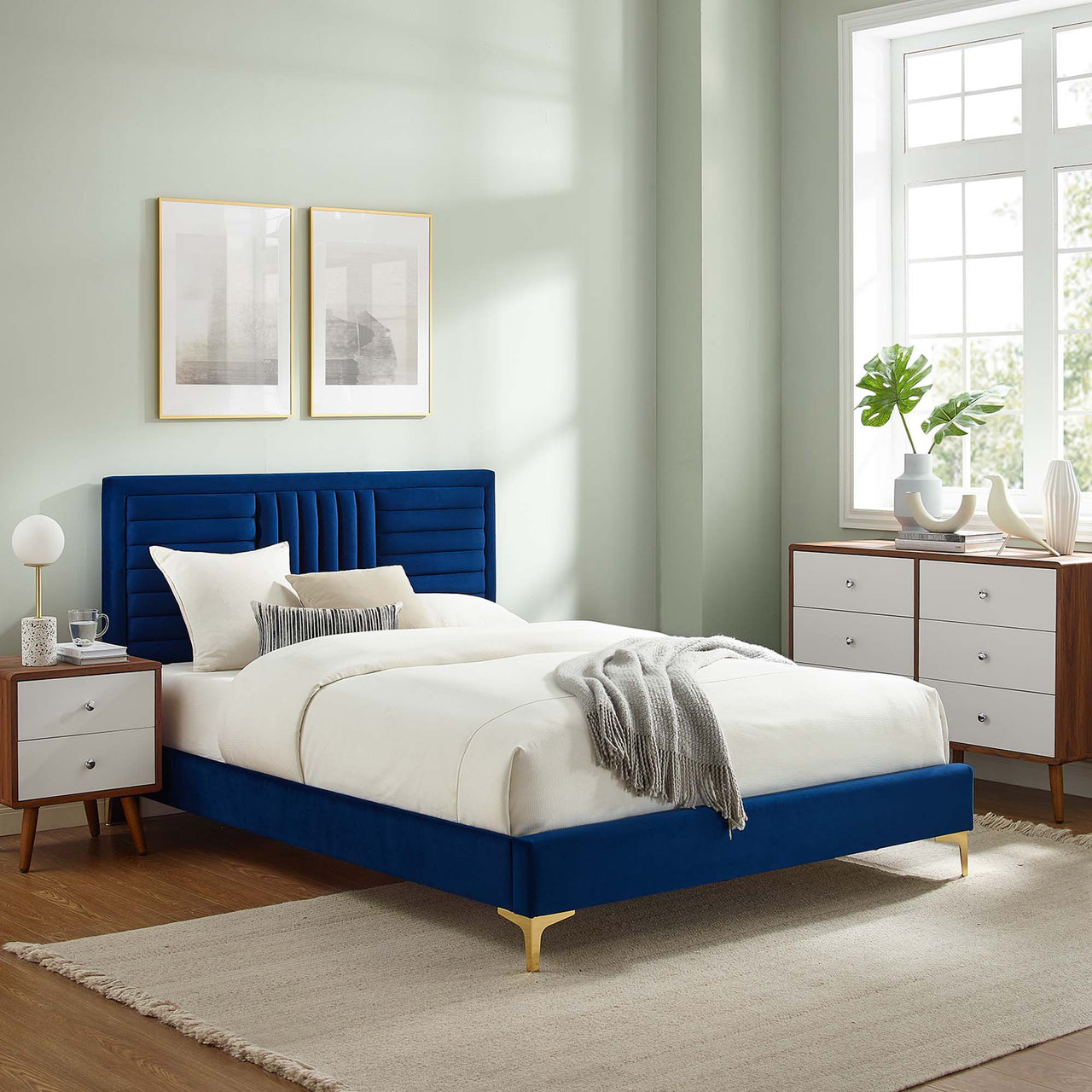 Selphie Upholstered Velvet Full Platform Bed, Navy