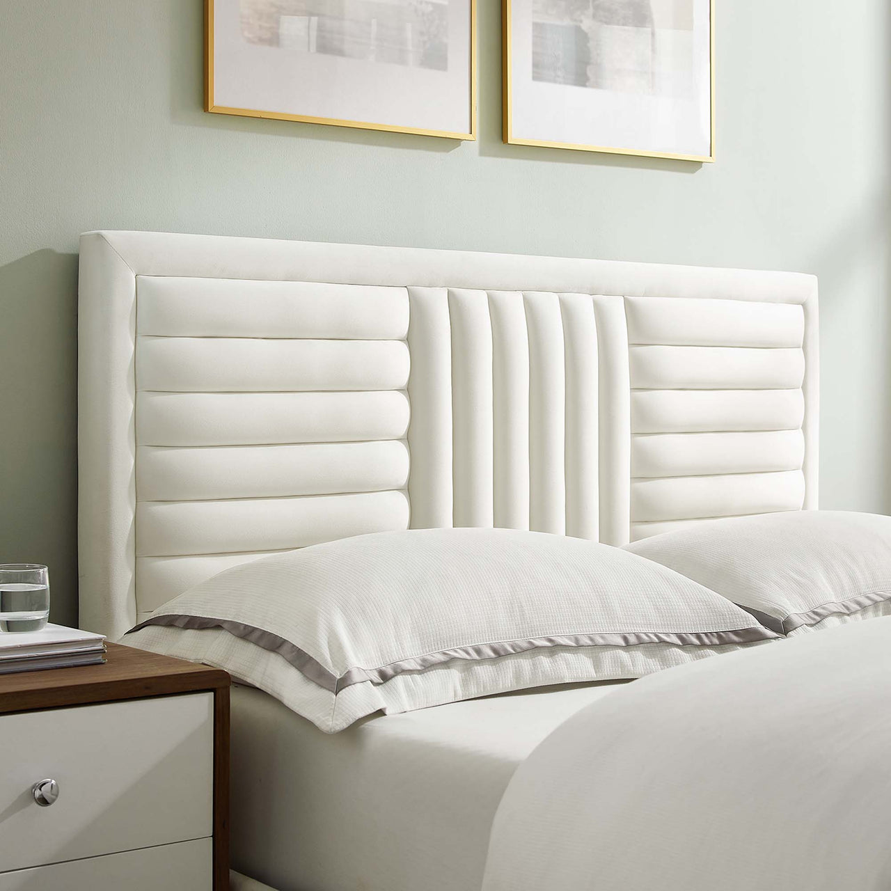 Selphie Upholstered Velvet Full Platform Bed, White