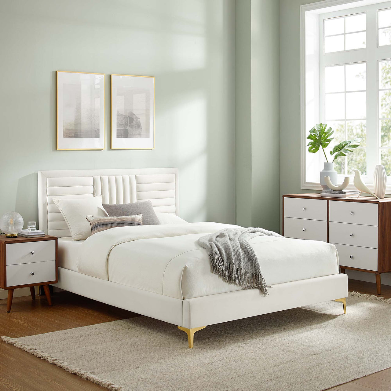 Selphie Upholstered Velvet Full Platform Bed, White