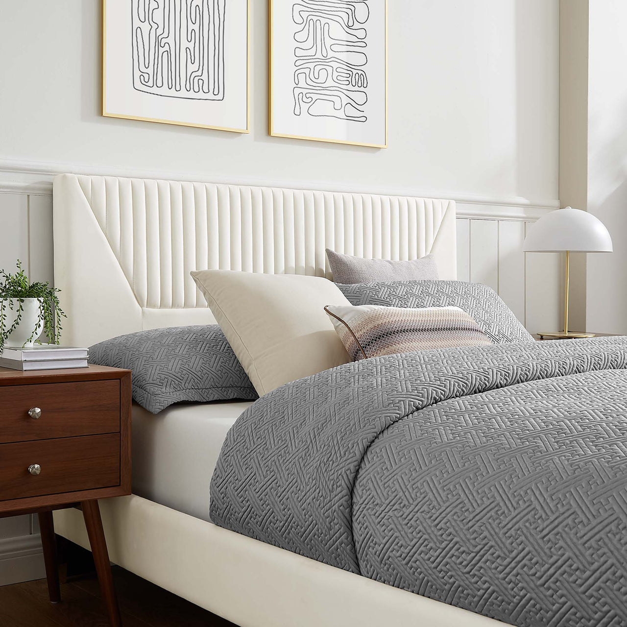 Seraphine Velvet Full Platform Bed, White