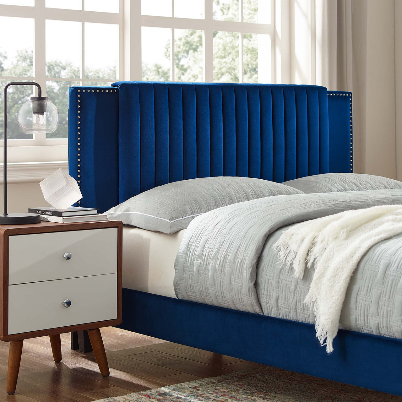 Zirelle Upholstered Velvet Full Platform Bed, Navy