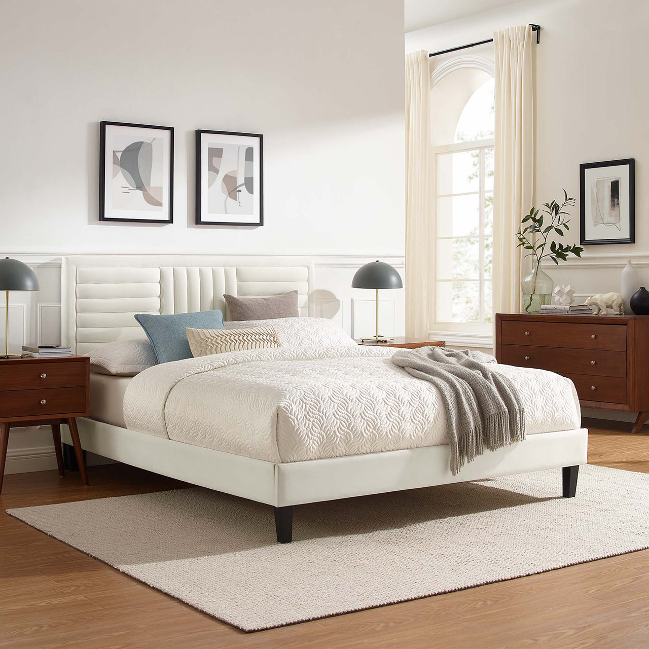 Selphie Upholstered Velvet Full Platform Bed, White