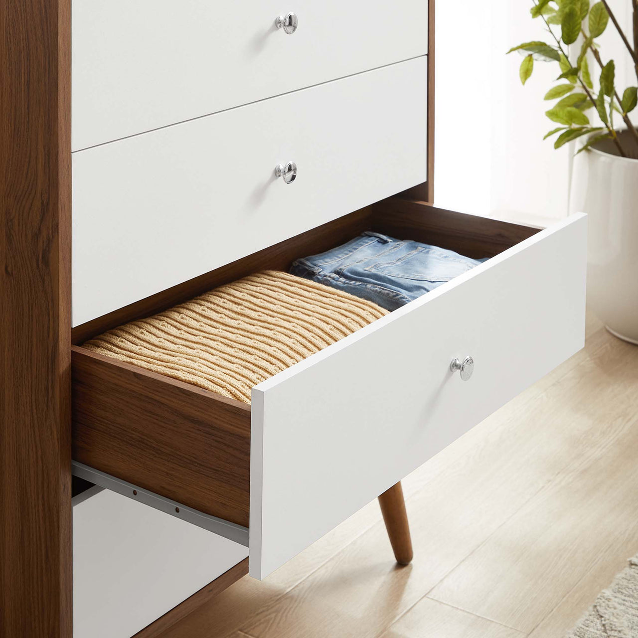 Erisen Chest, Medium, Walnut & White