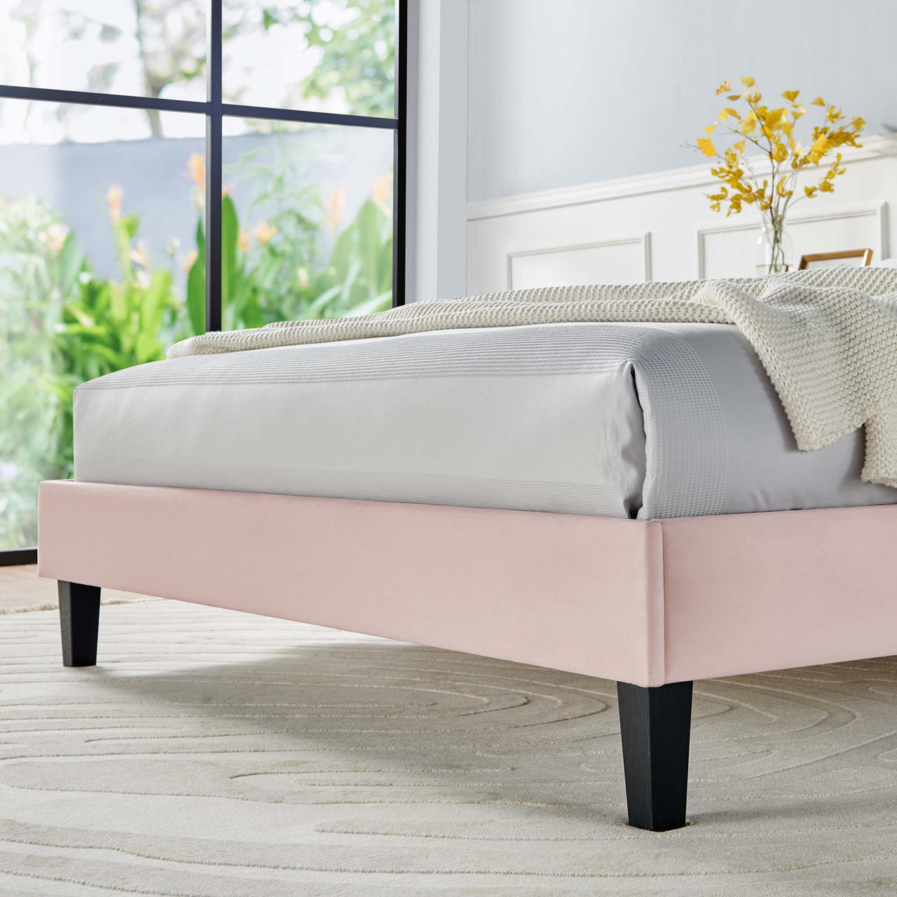 Tiara Velvet Full Platform Bed, Pink