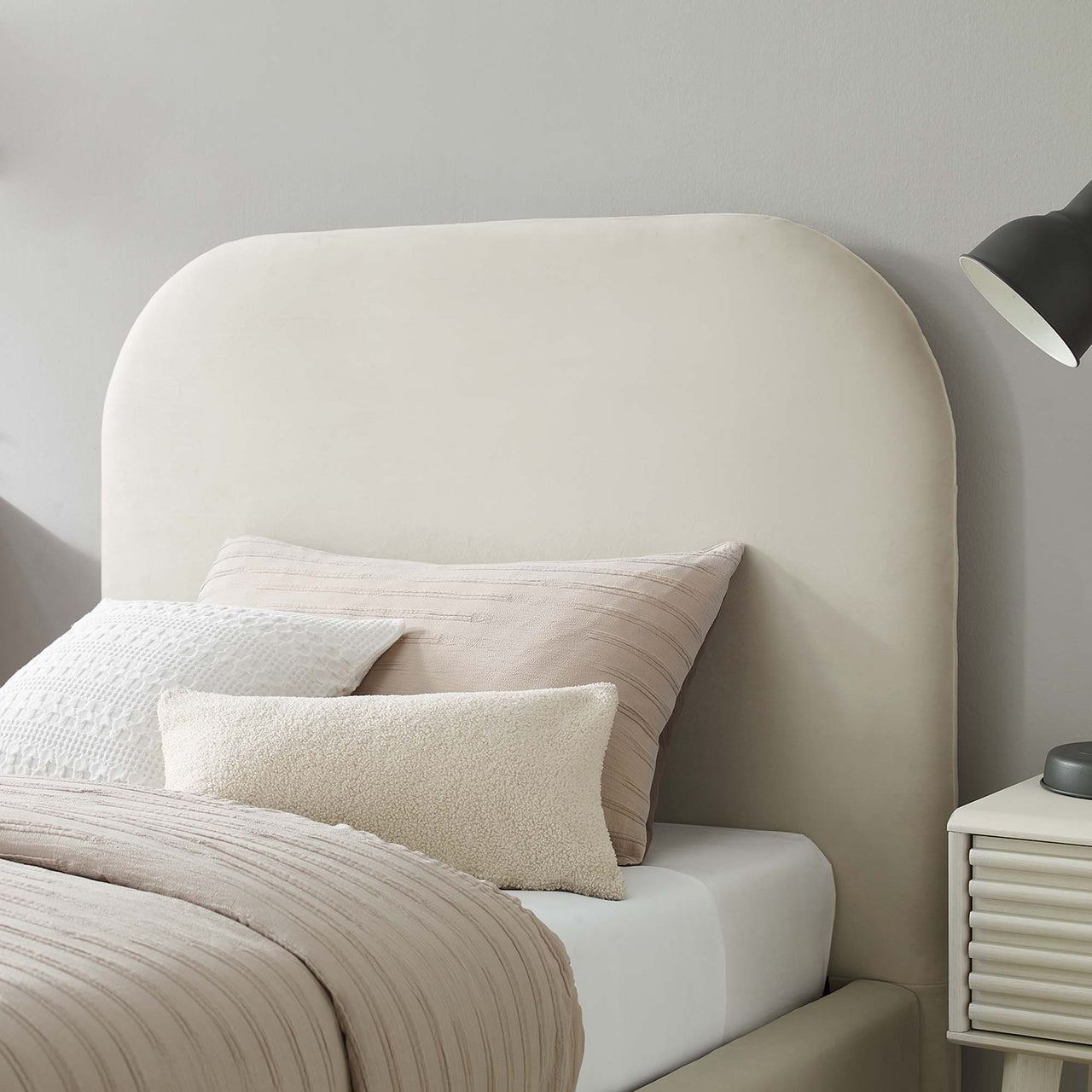 Clyra Upholstered Velvet Twin Platform Bed, Chalk