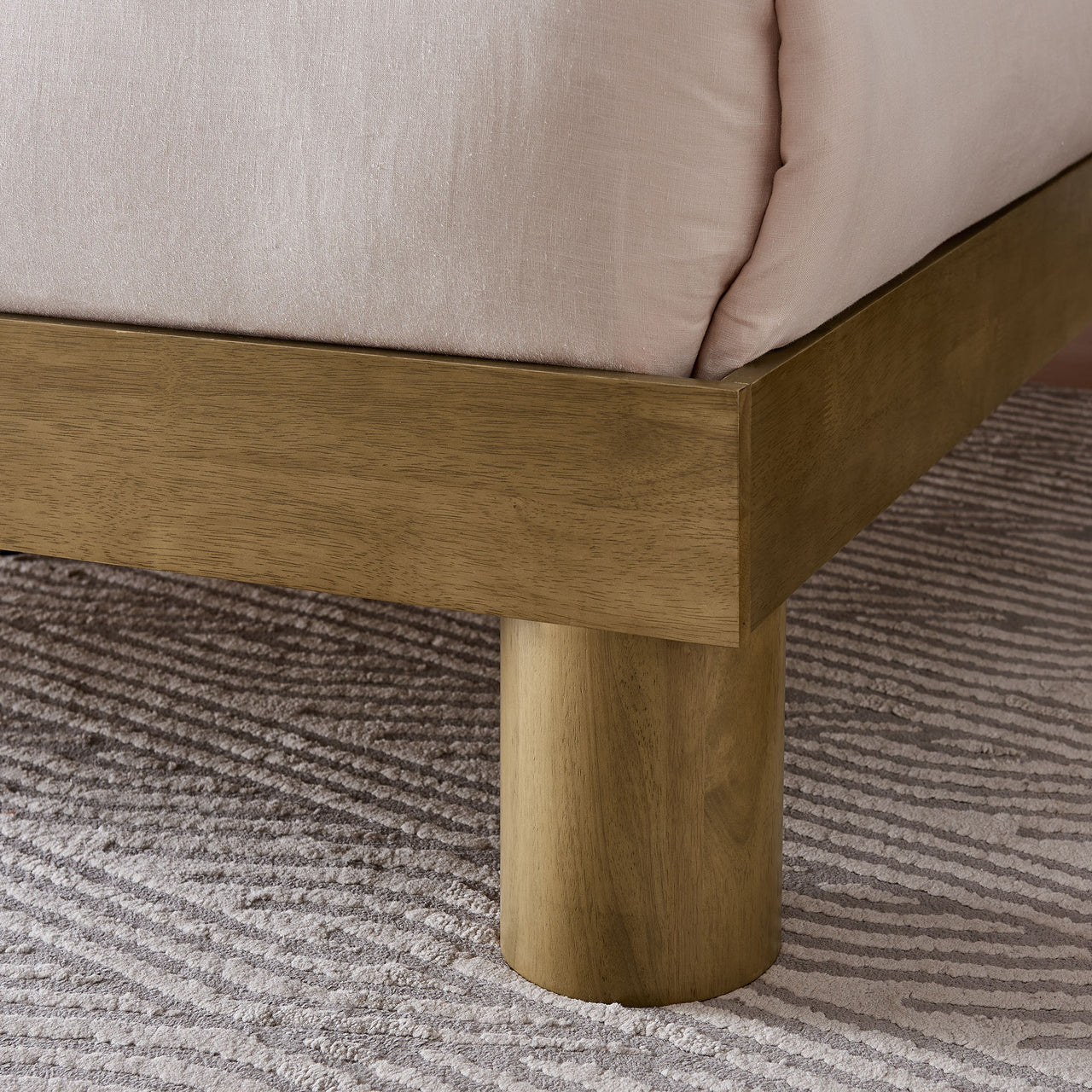 Boscage Queen Platform Bed, Oak