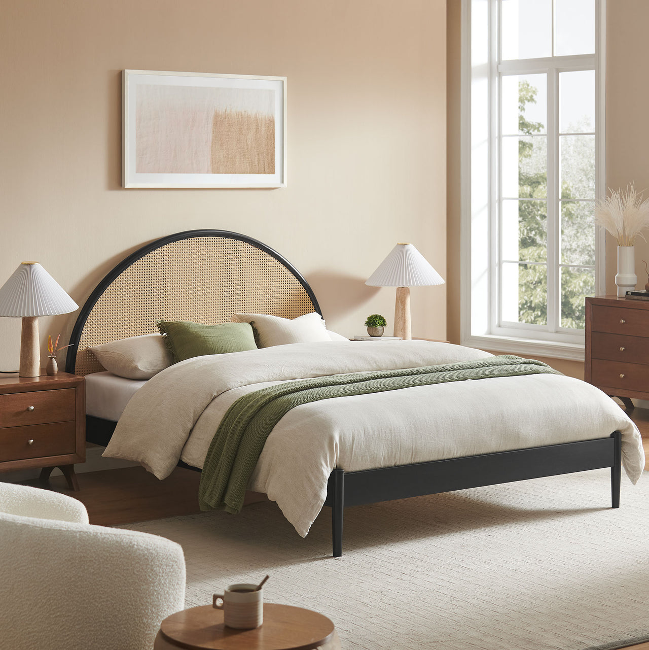 Senyra Queen Platform Bed, Black