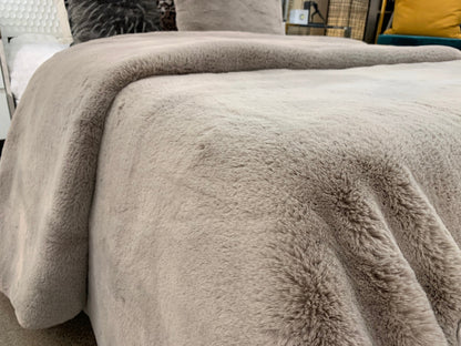 Luxury Faux Chinchilla Fur Throw Blanket, Assorted Colors