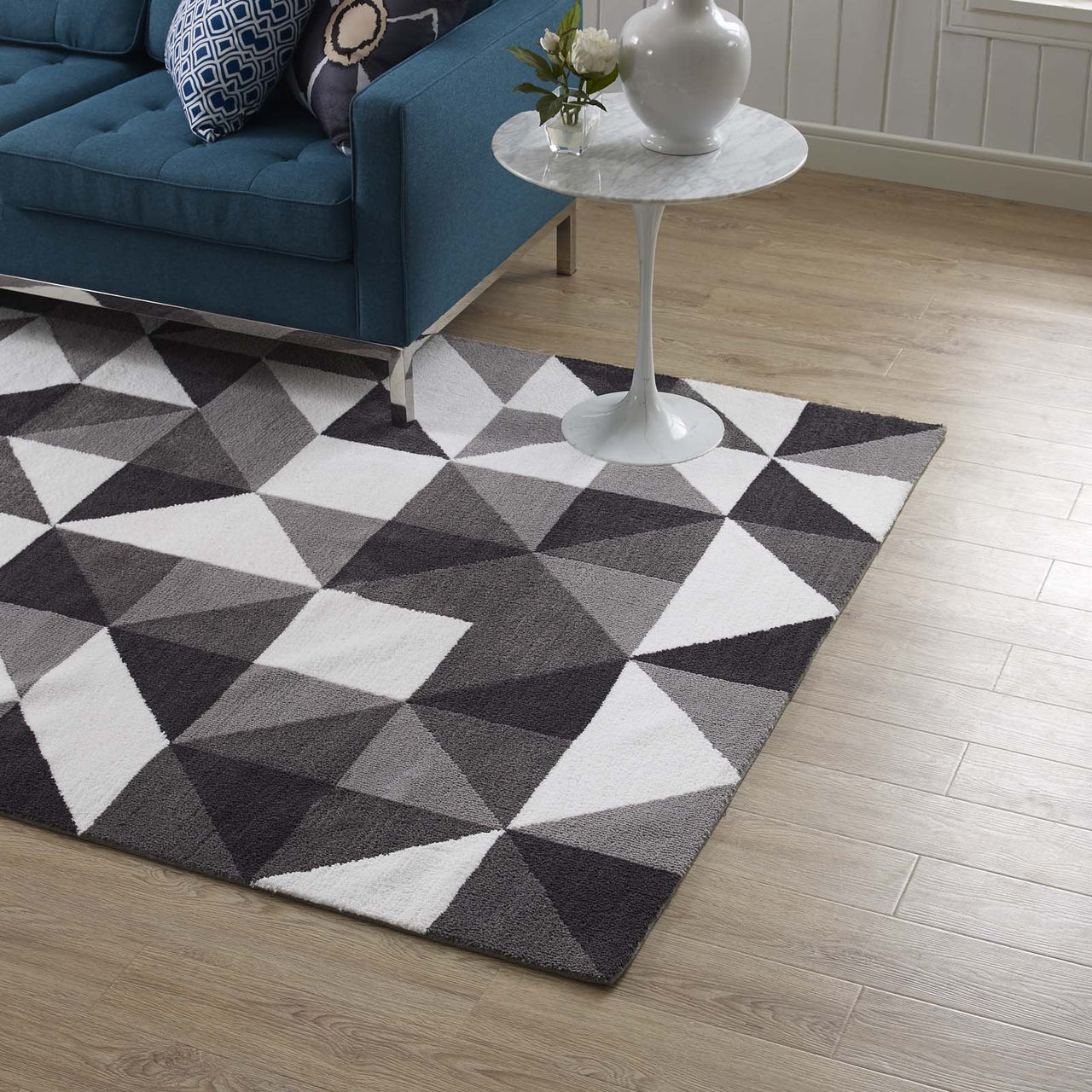 Giovanni Trinity 8x10 Area Rug, Black, Gray and White