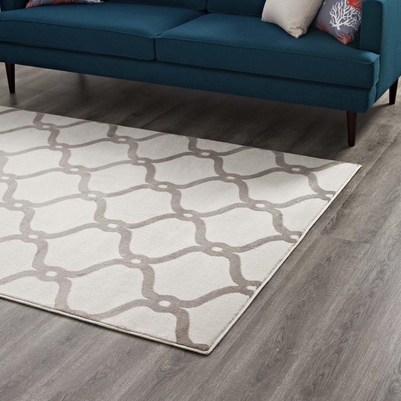Calyndra Chain 5x8 Area Rug, Beige & Ivory