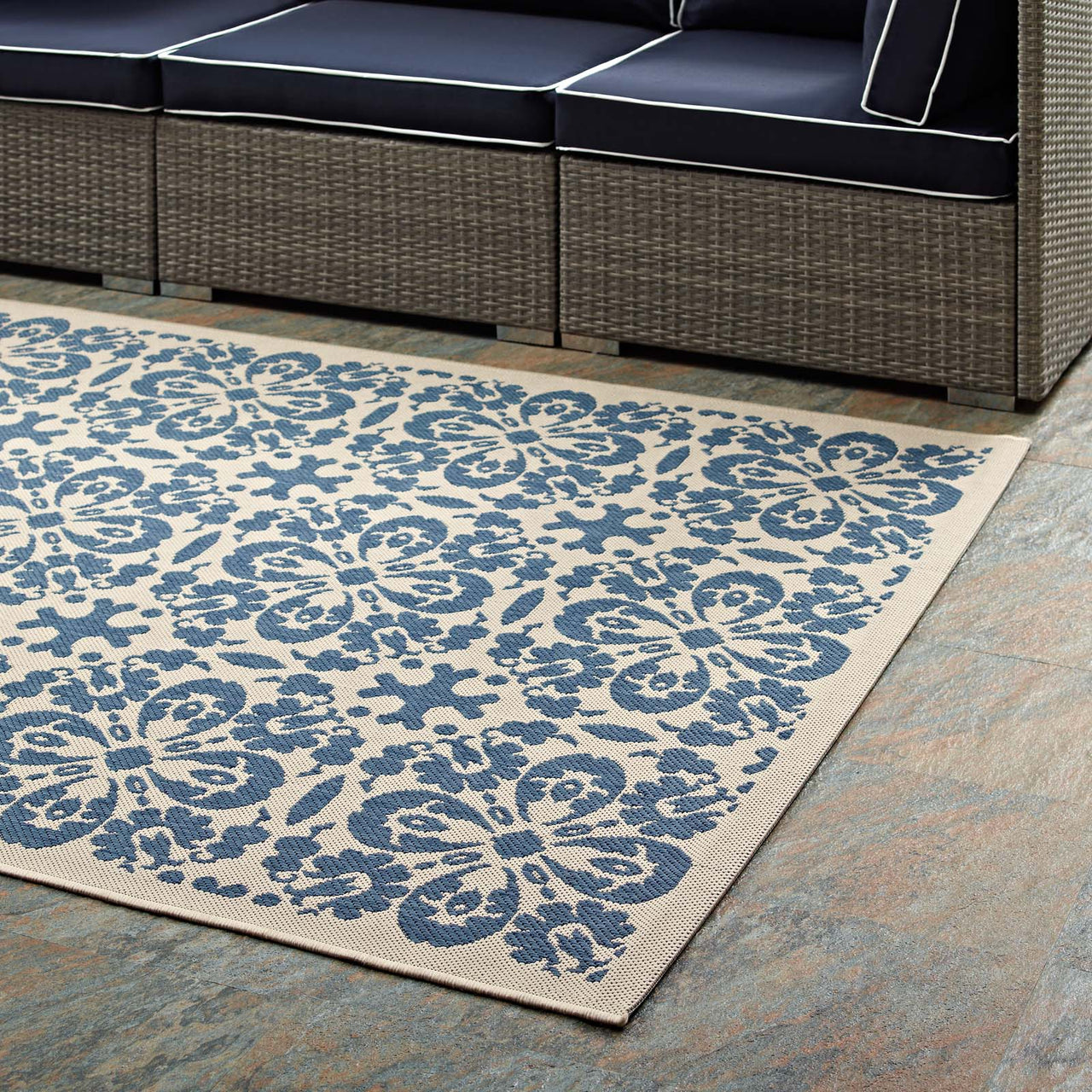 Aubrea Blossom Indoor | Outdoor 5x8 Area Rug, Blue & Beige