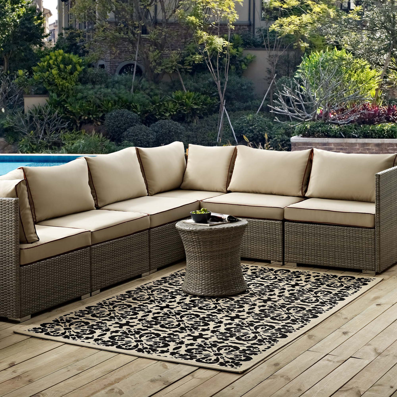 Aubrea Blossom Indoor | Outdoor 4x6 Area Rug, Black & Beige