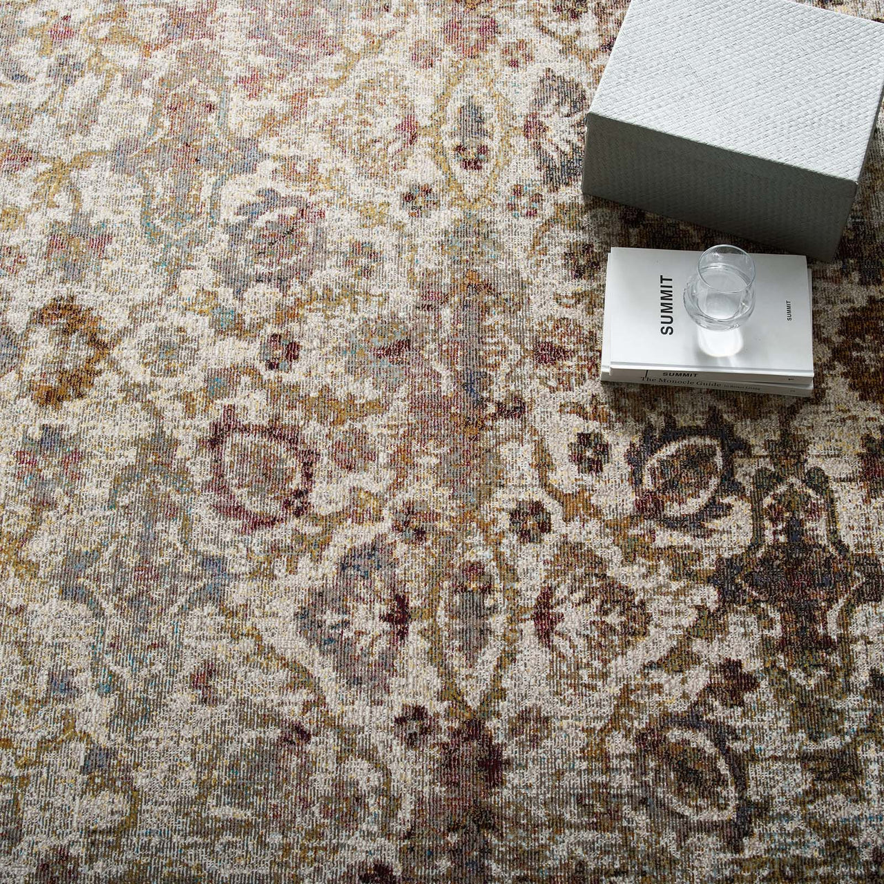 Manifest Serenity 5x8 Area Rug, Multicolor