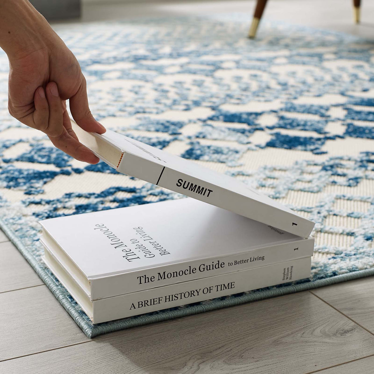 Mirror Polymer 5x8 Indoor|Outdoor Area Rug, Ivory & Blue