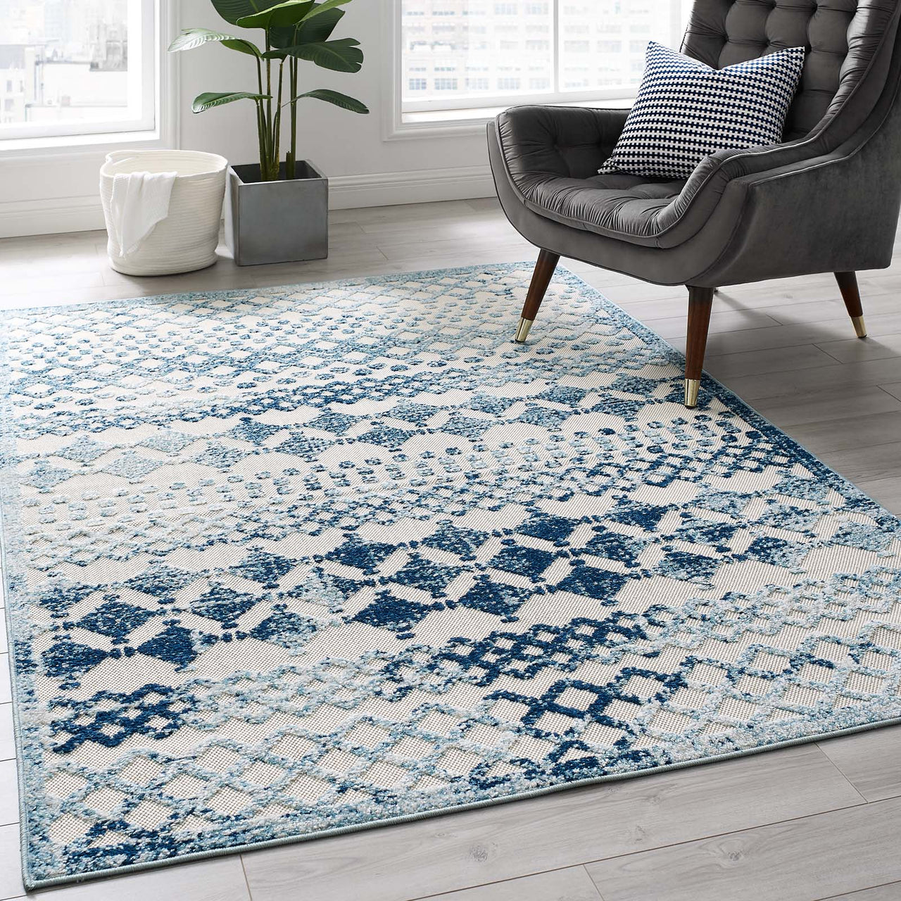 Mirror Polymer 5x8 Indoor|Outdoor Area Rug, Ivory & Blue