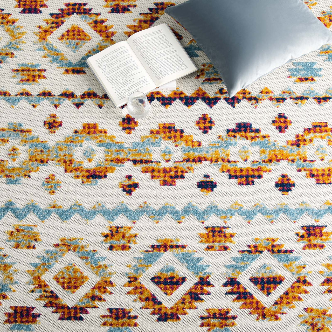 Mirror Opinions 8x10 Indoor | Outdoor Area Rug, Multicolor