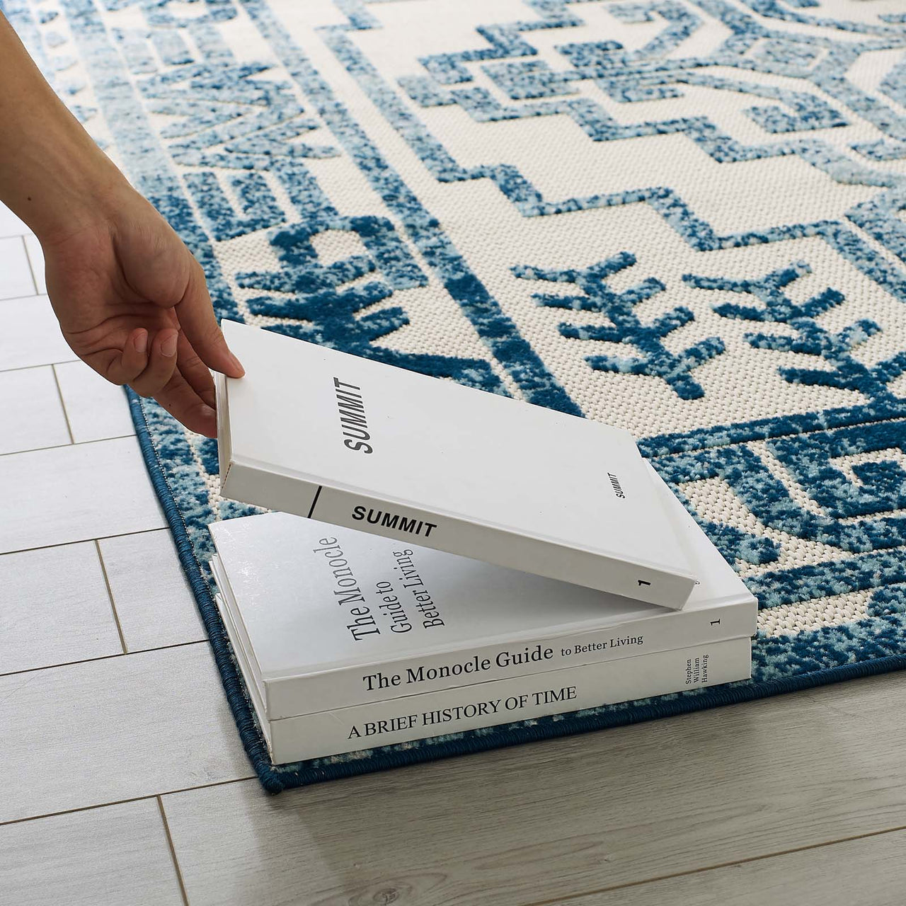 Mirror Protocol 5x8 Indoor|Outdoor Area Rug, Ivory & Blue