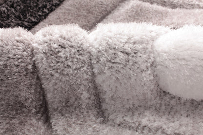 Sorrento 3D Honeycomb Shield Shag Area Rug, Silver