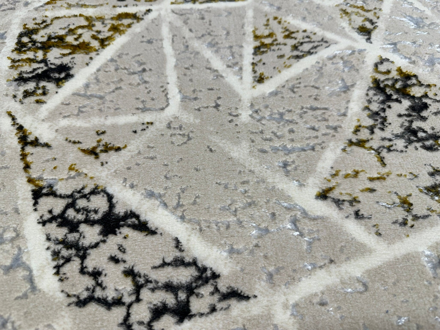 Biv Shattered Indoor | Outdoor Area Rug, Beige & Silver