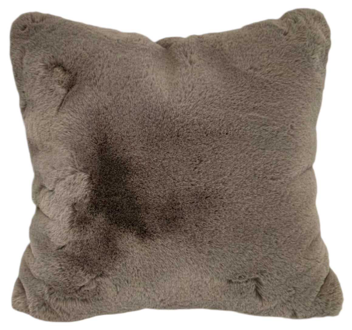 Modern Soft Luxury Chinchilla Feel Faux Fur Pillow by Rug Factory Plus - Rug Factory Plus