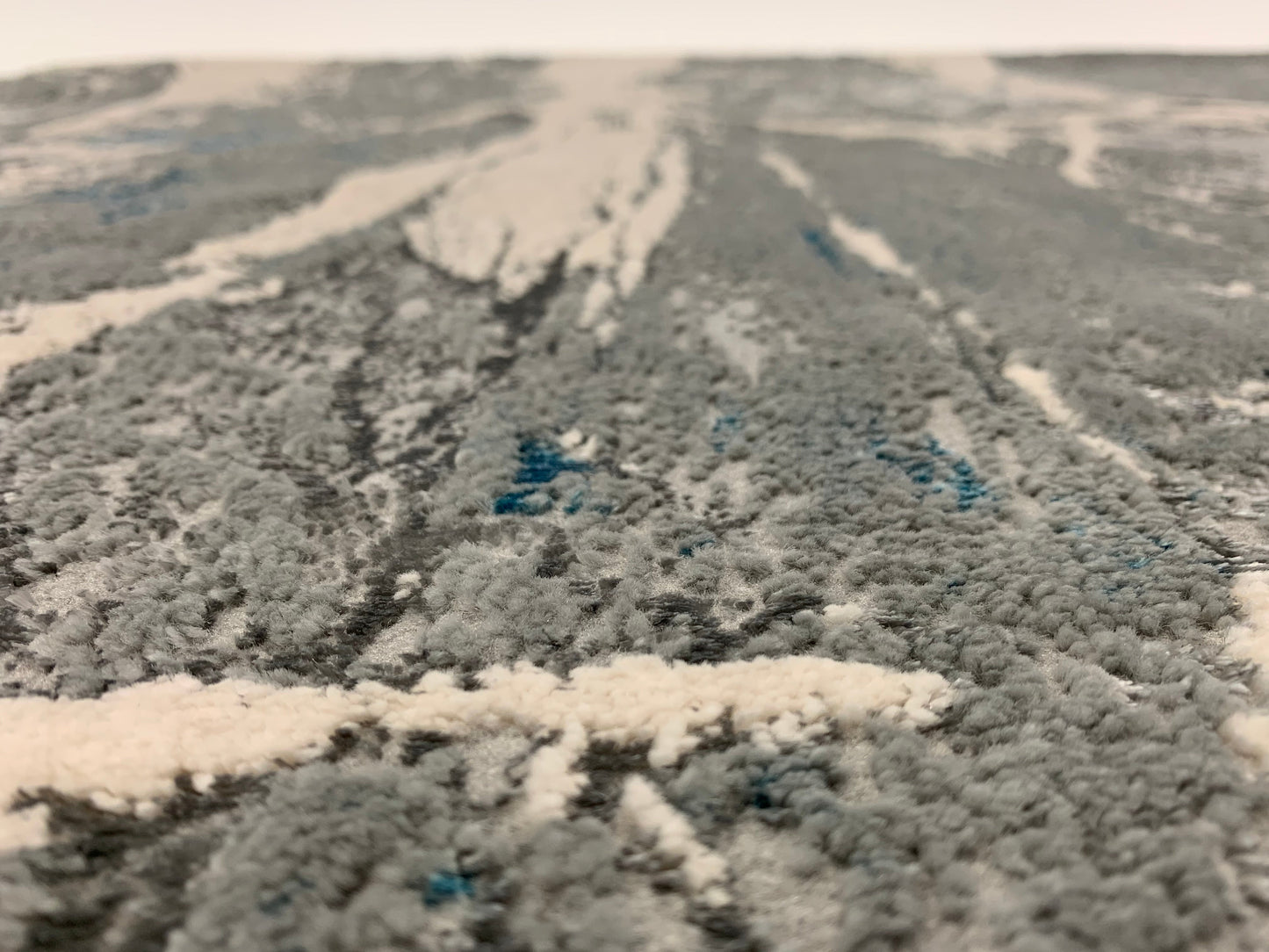 Maximus Fractured Glacier Indoor | Outdoor Area Rug, Blue & Platinum