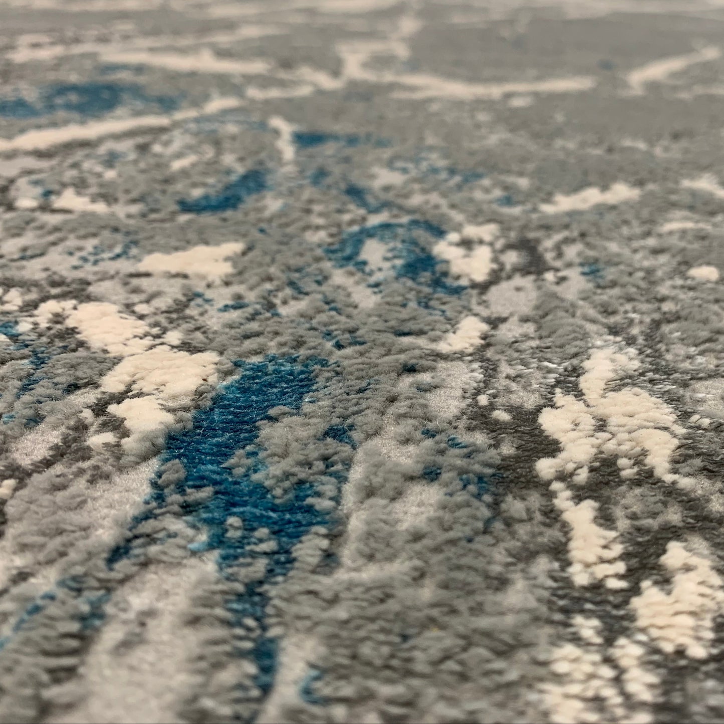 Maximus Fractured Glacier Indoor | Outdoor Area Rug, Blue & Platinum
