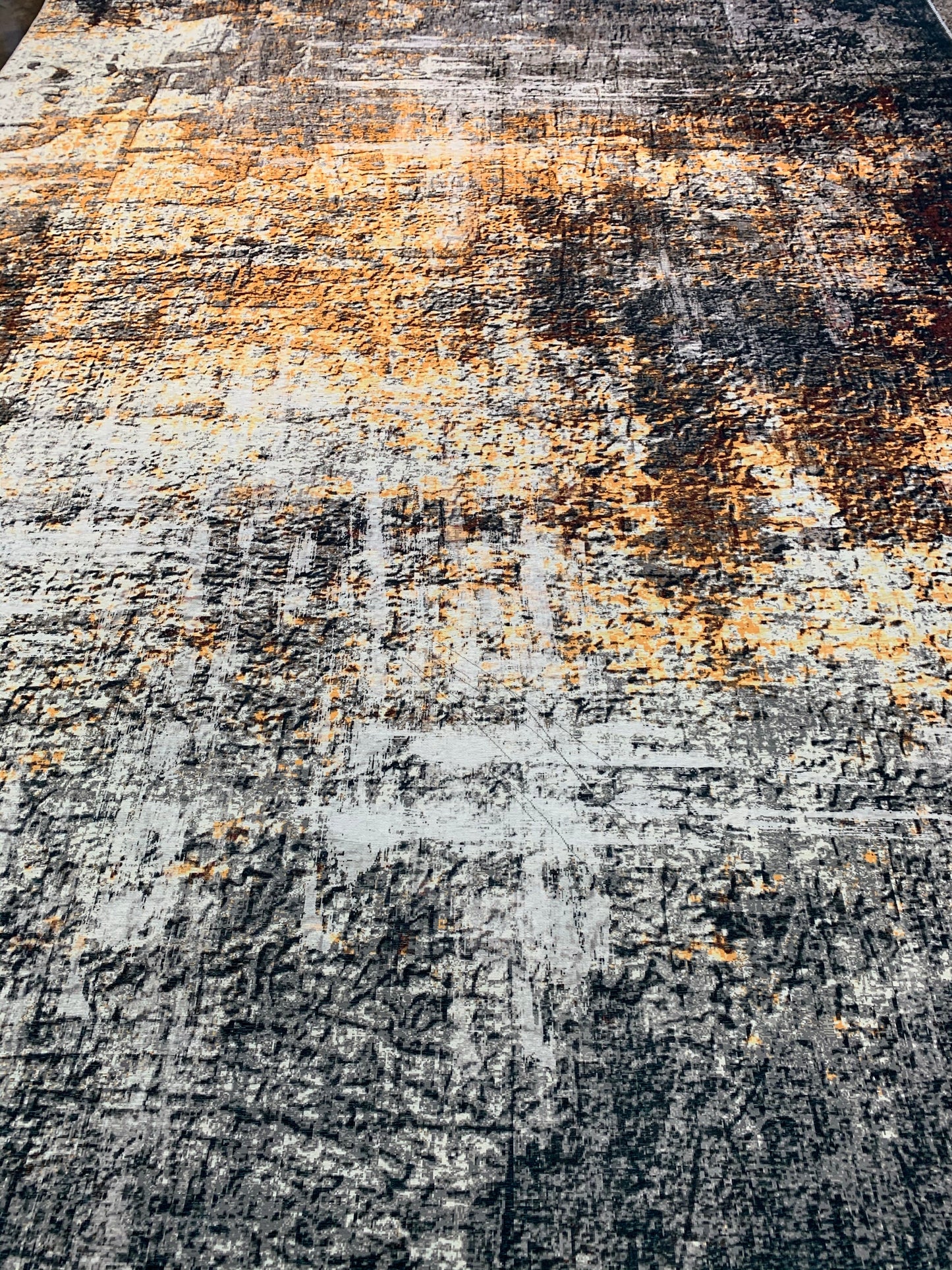 Elevate Radiant Nexus Area Rug, Black & Gold