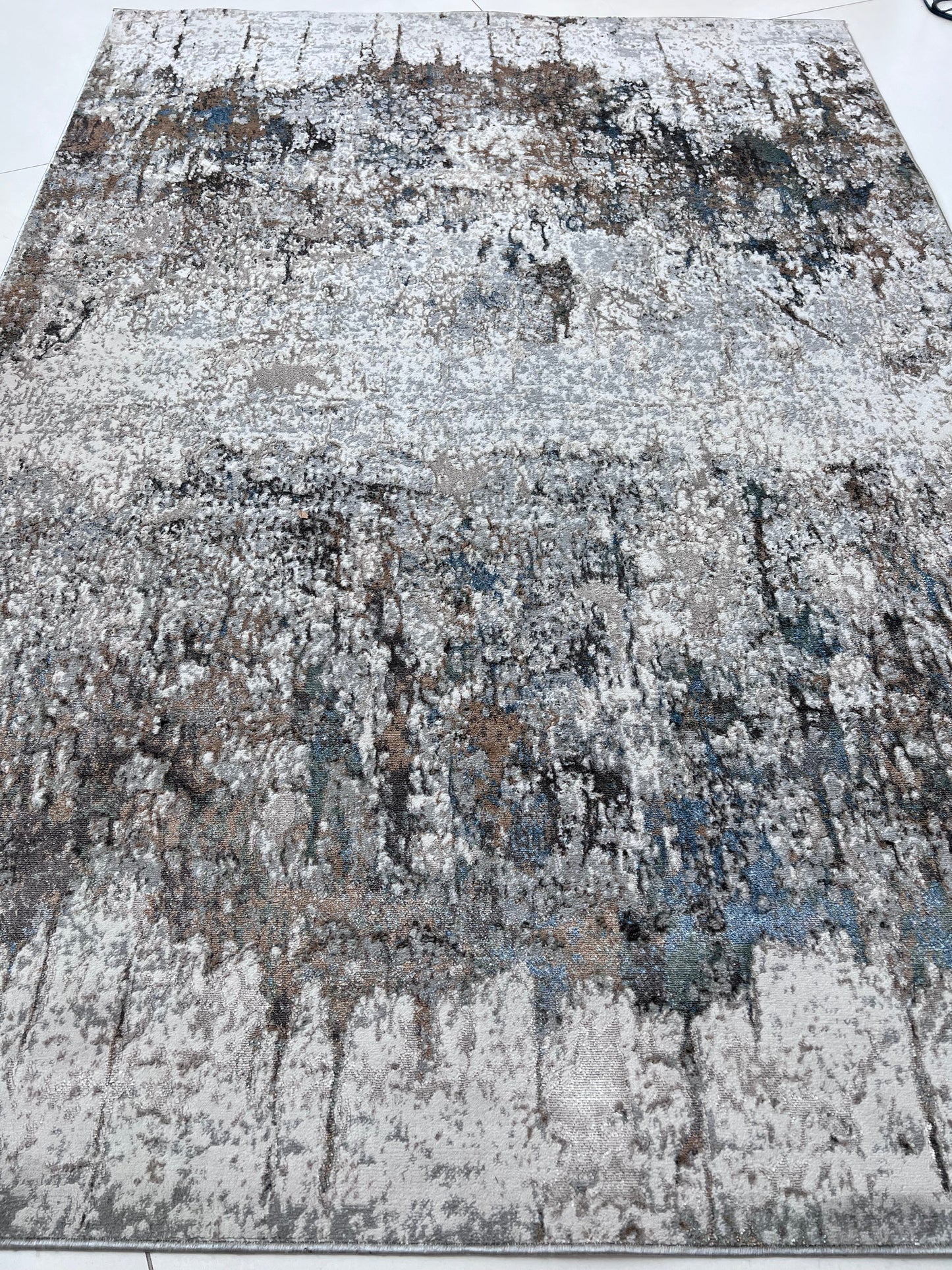 Devo Dematerialize Area Rug, Platinum & Earth
