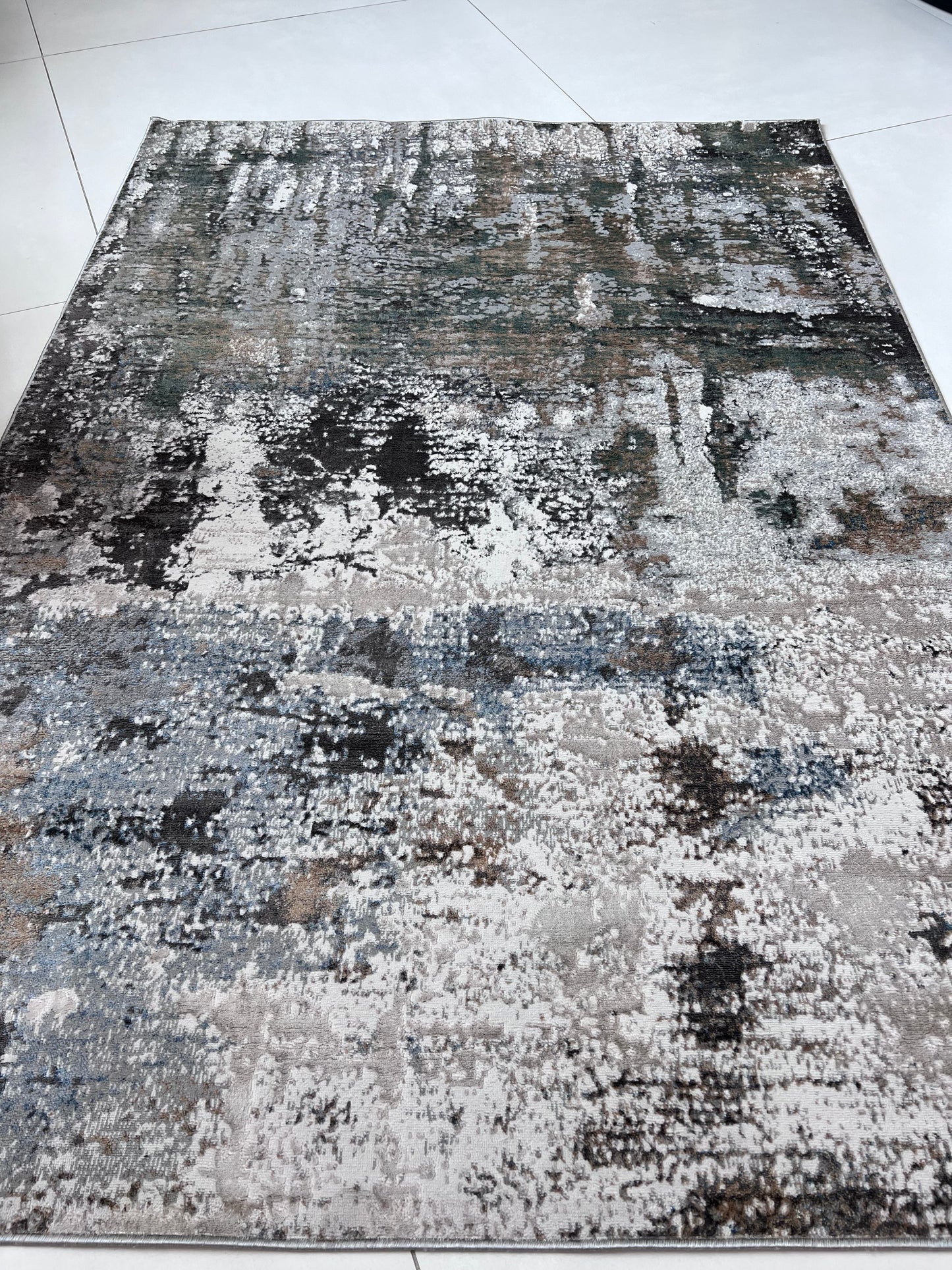 Devo Nature's Canvas Area Rug, Platinum & Earth