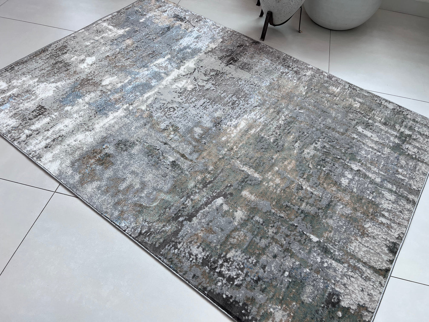 Devo Nature's Canvas Area Rug, Platinum & Earth