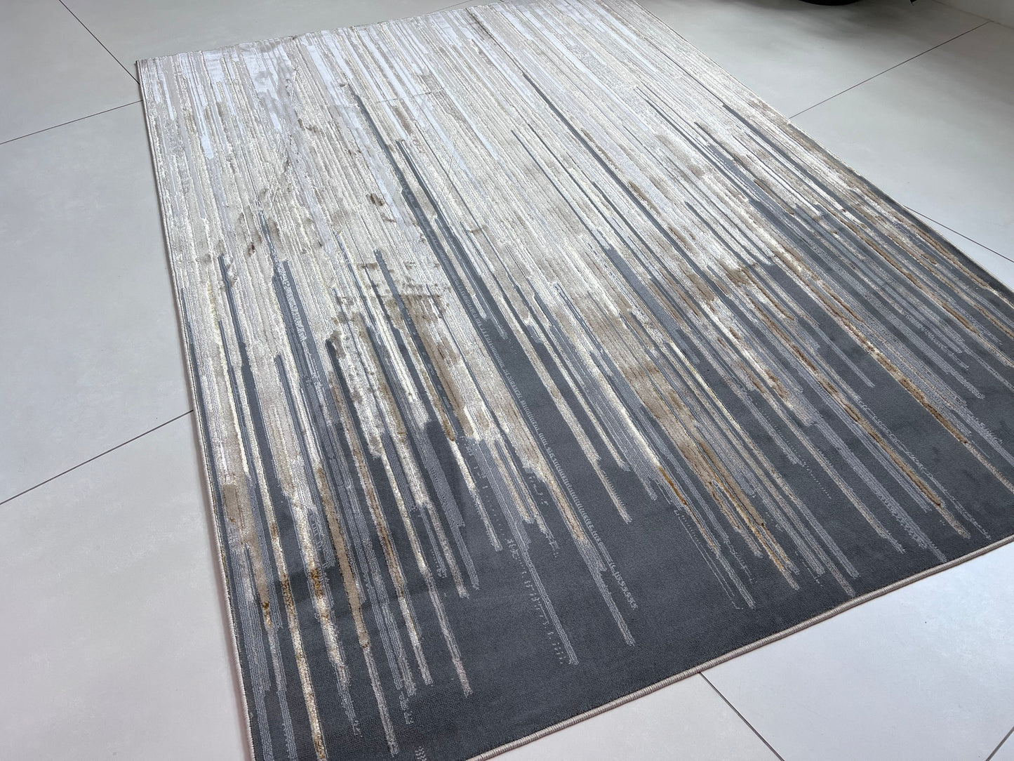 Maximus Harmonic Frequency Indoor | Outdoor Area Rug, Gray & Platinum