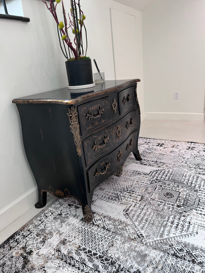 Devo Sacred Temple Area Rug, Platinum & Gray